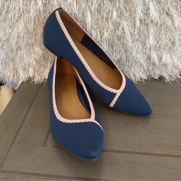 Women’s Dahlia Woven Knit Flat NWOT - Picture 4 of 10